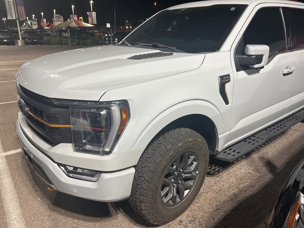 2023 Ford F-150 XL photo 4