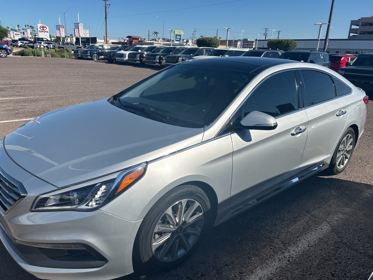 2016 Hyundai Sonata Base photo 2