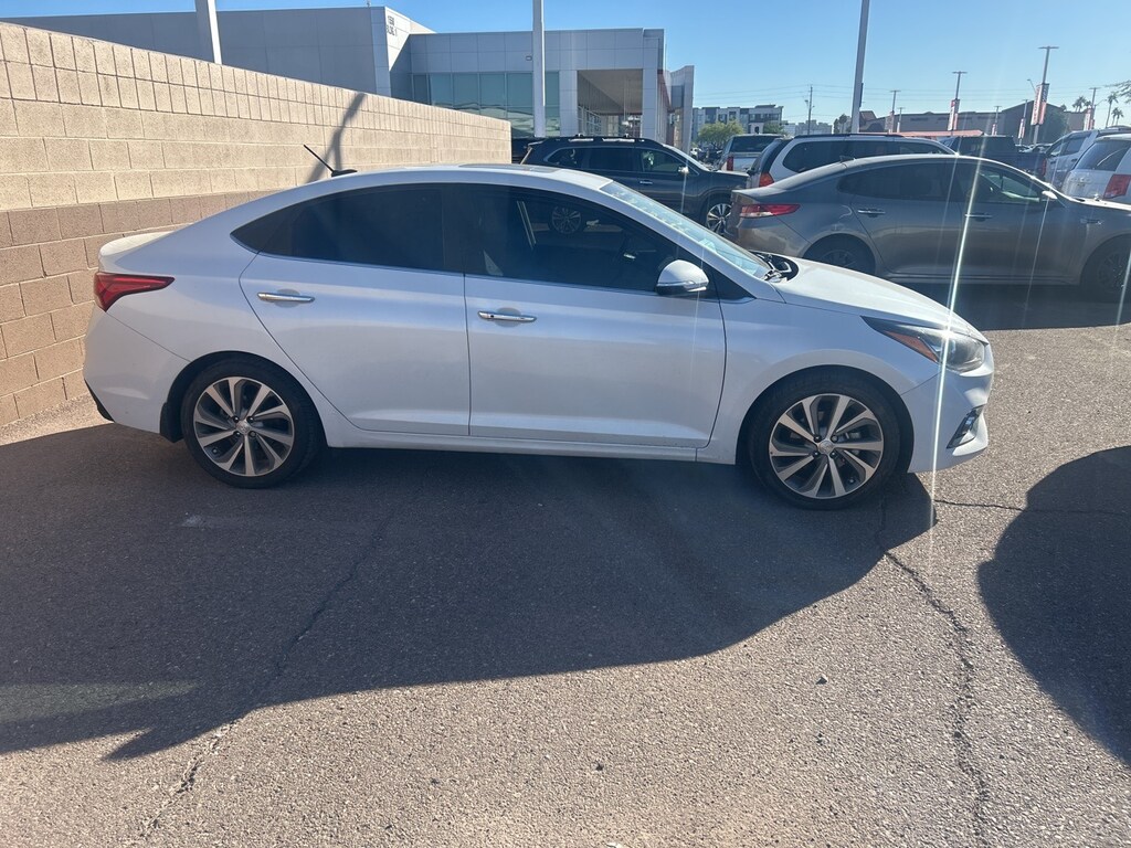 Certified 2022 Hyundai Accent Limi Sedan