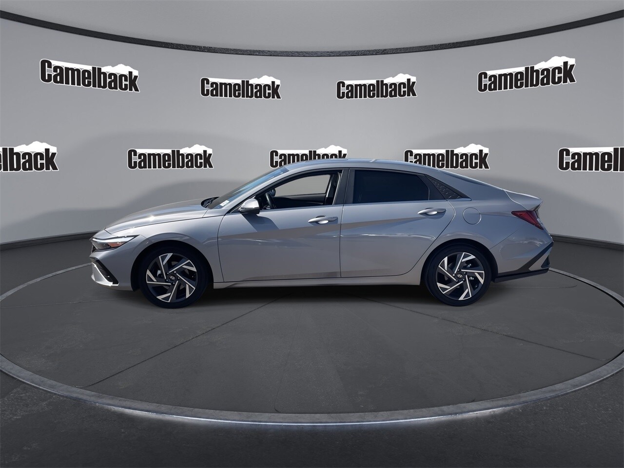 2025 Hyundai Elantra Hybrid photo 3