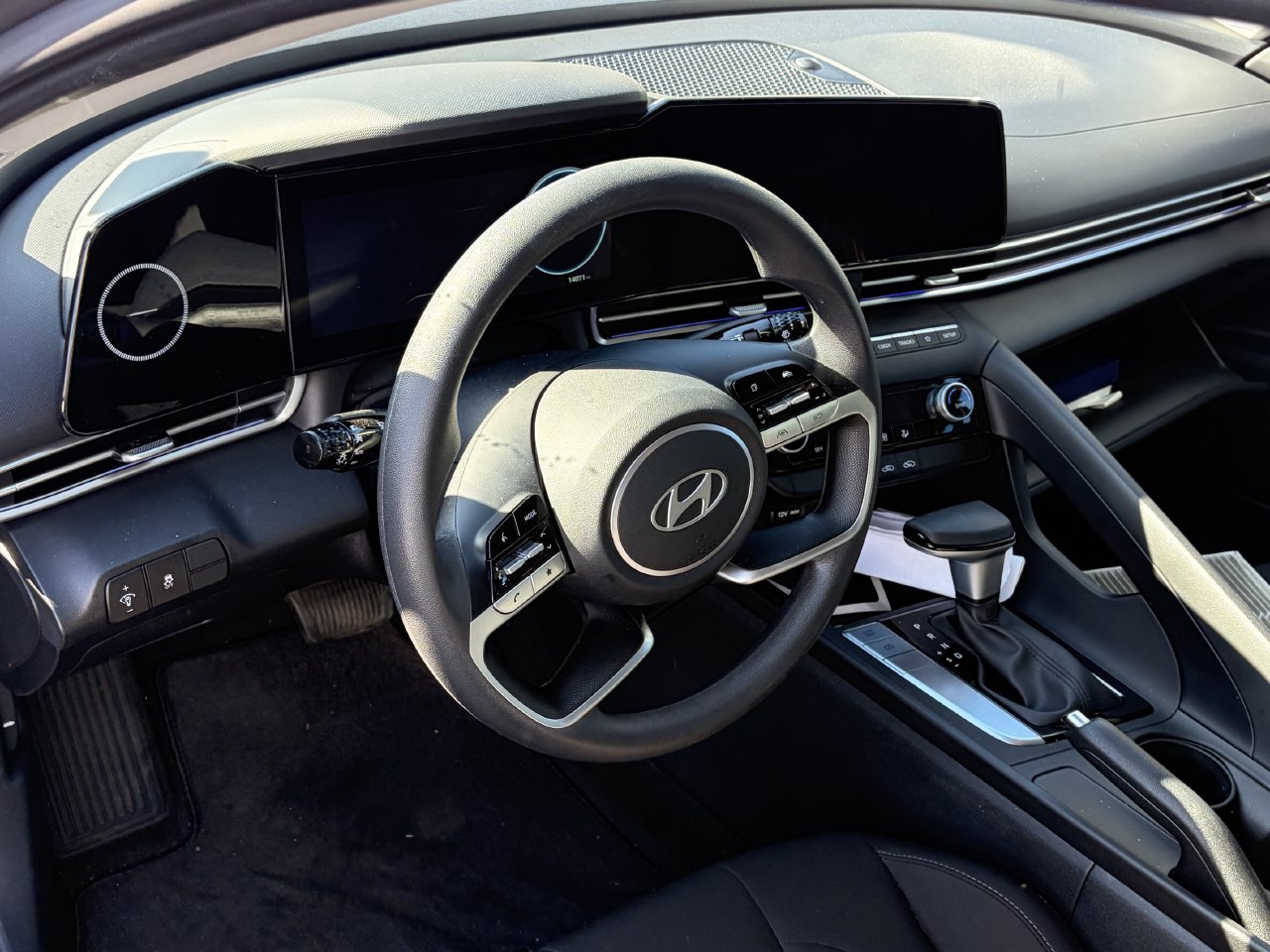 2024 Hyundai Elantra SEL - Photo 6
