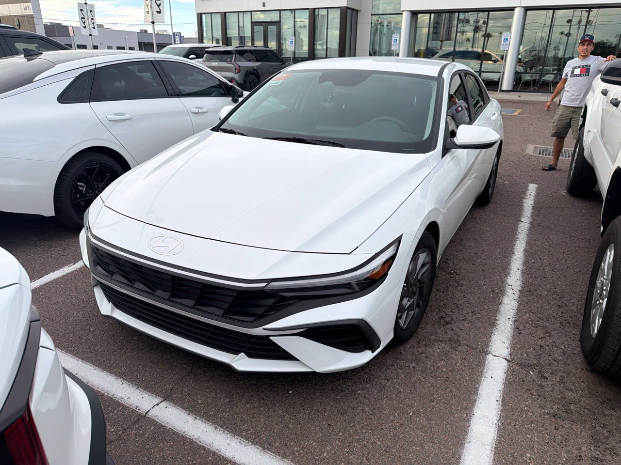 Hyundai Elantra Hybrid