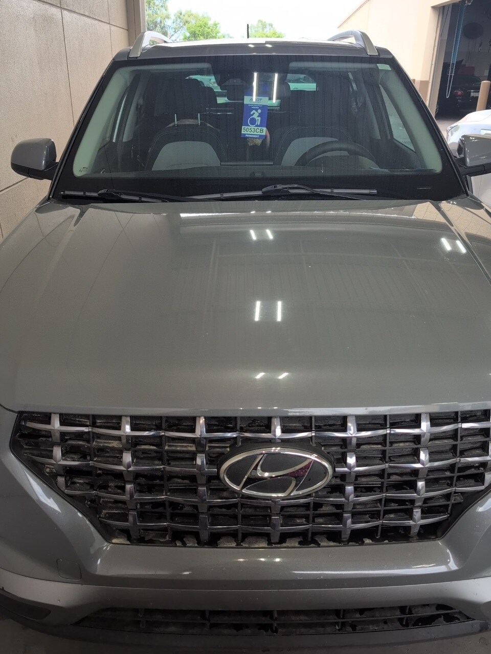2023 Hyundai Venue SEL photo 2