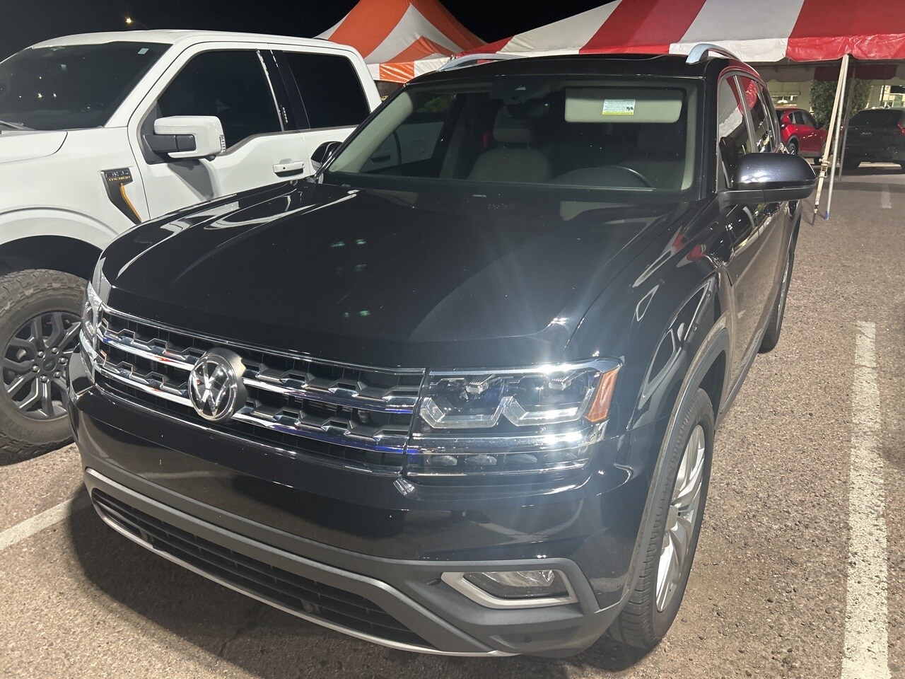 2020 Volkswagen Atlas SEL photo 2