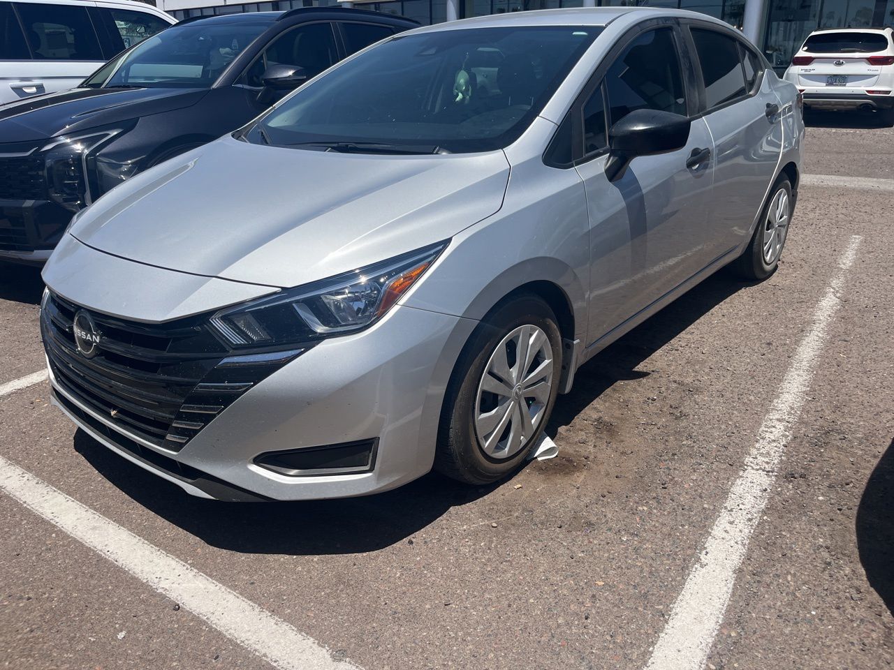 2024 Nissan Versa 1.6 S CVT's photo