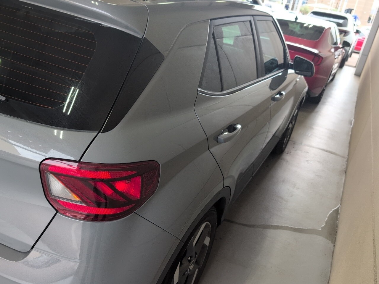 2023 Hyundai Venue SEL photo 3