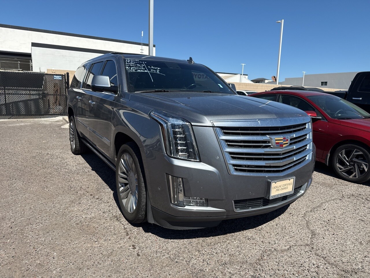 2019 Cadillac Escalade ESV Platinum photo 4