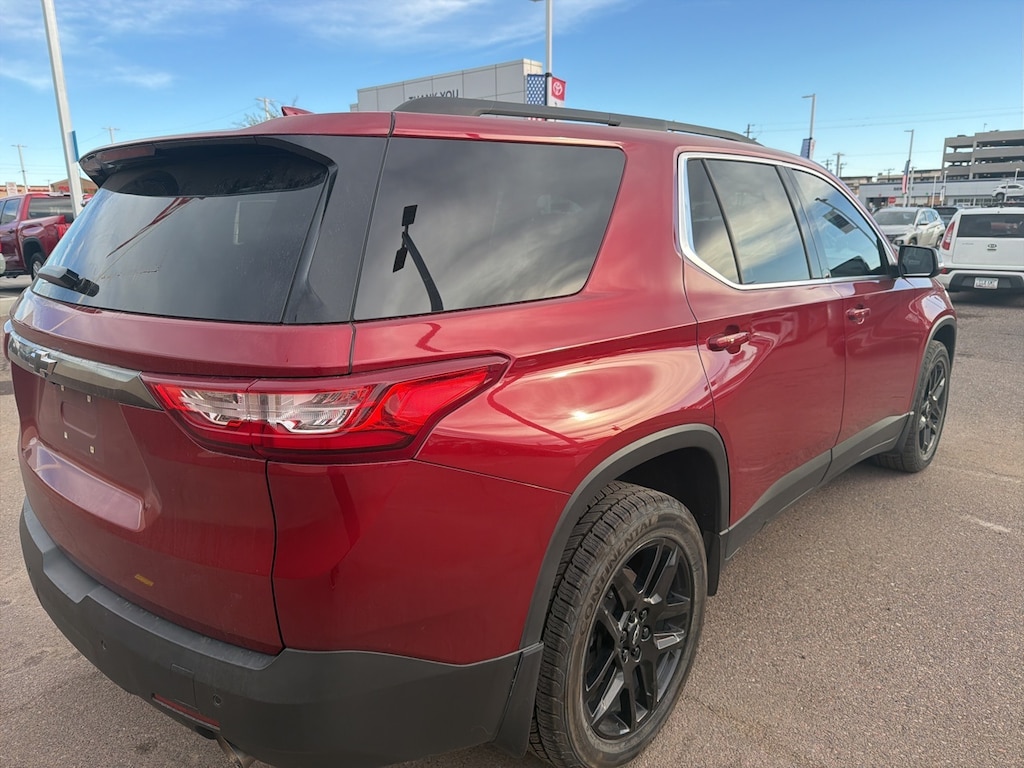 Used 2021 Chevrolet Traverse LT SUV