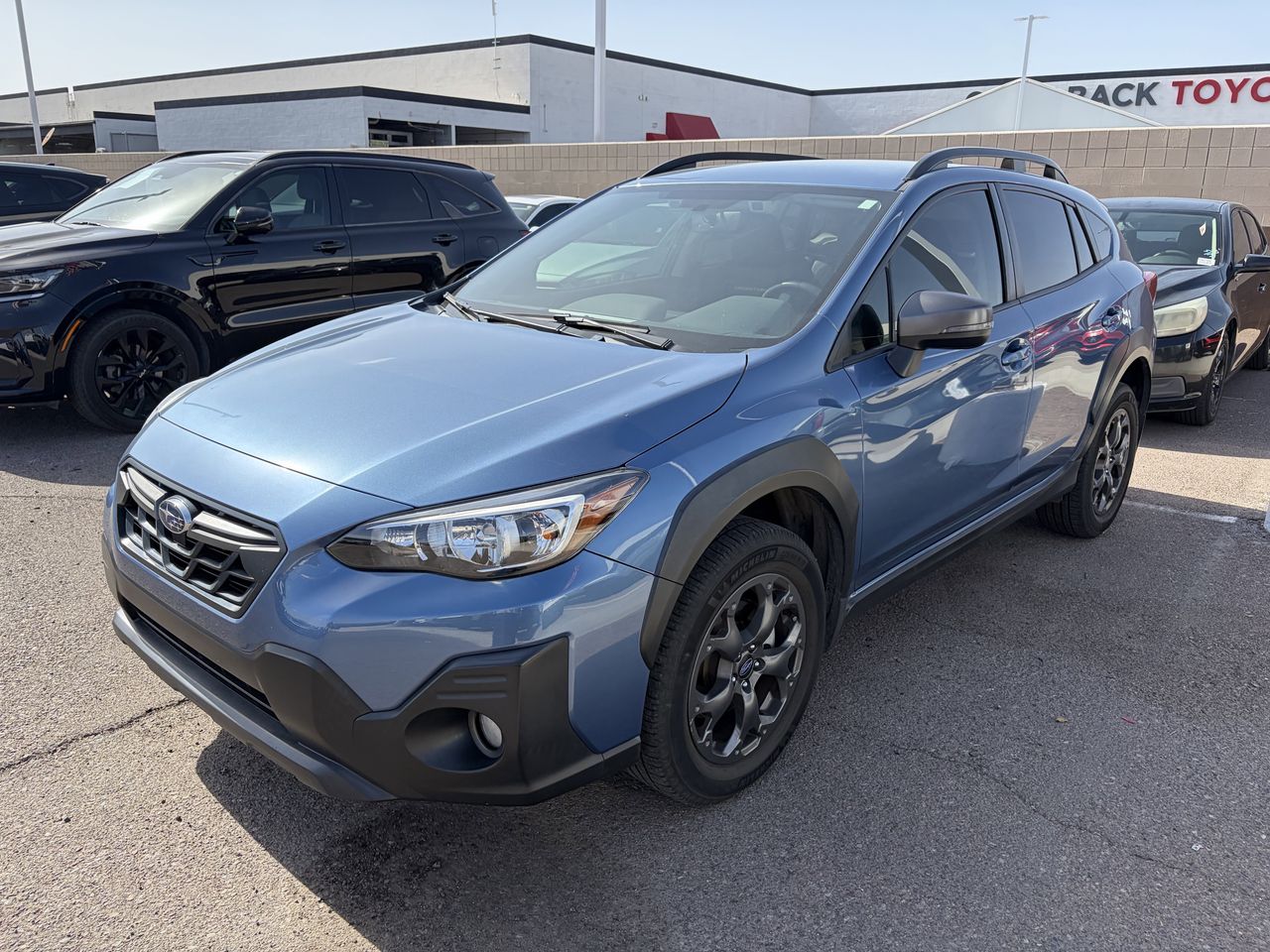 View vehicle photo 4