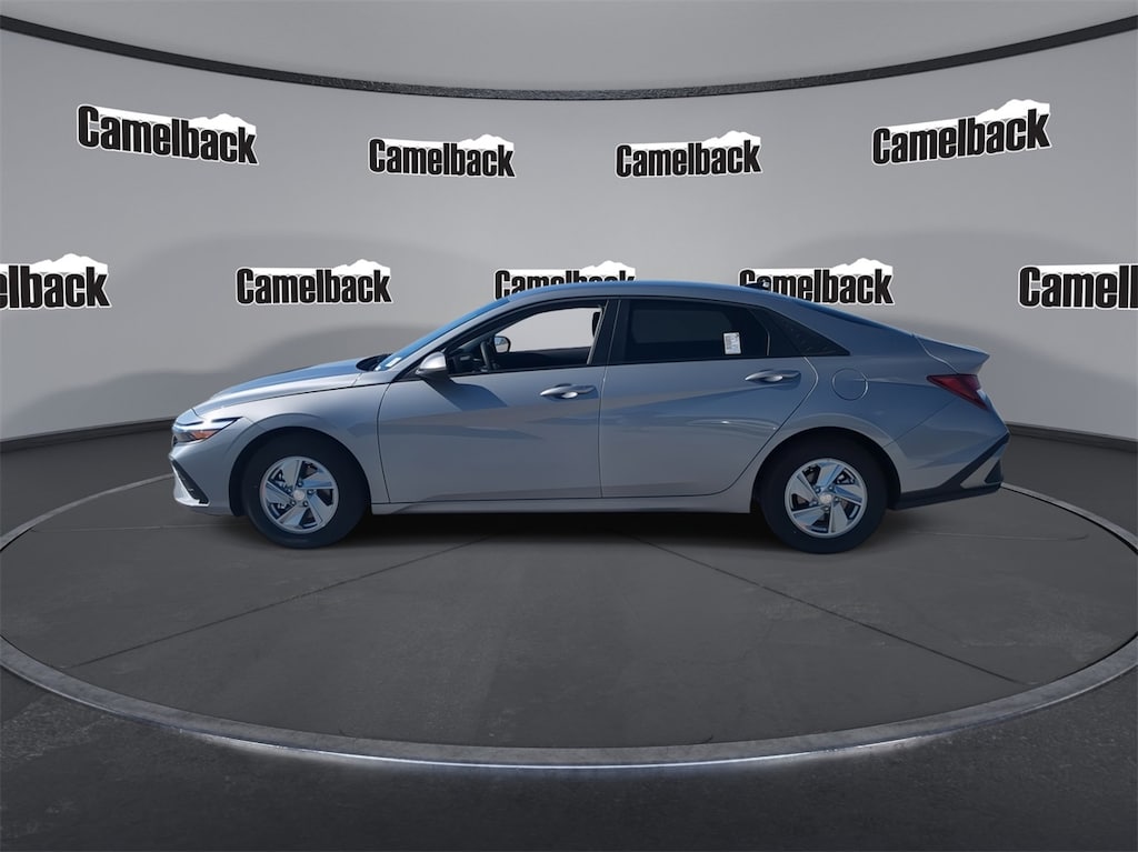 New 2025 Hyundai Elantra SE Sedan