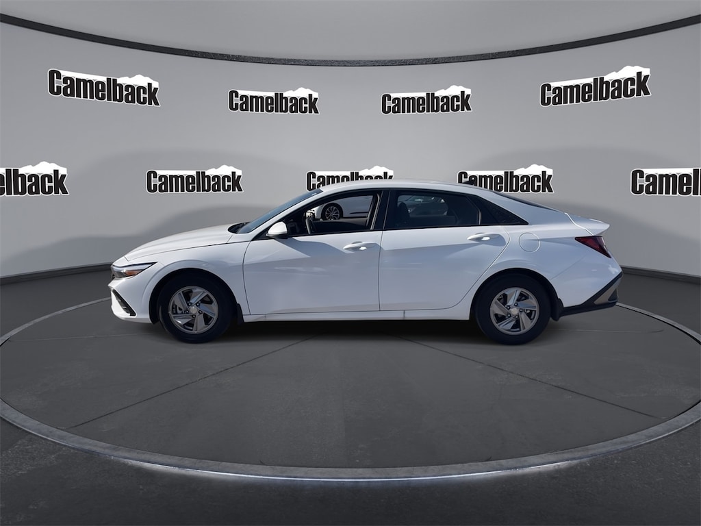 New 2025 Hyundai Elantra SE Sedan