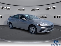 2025 Hyundai Elantra SE Sedan