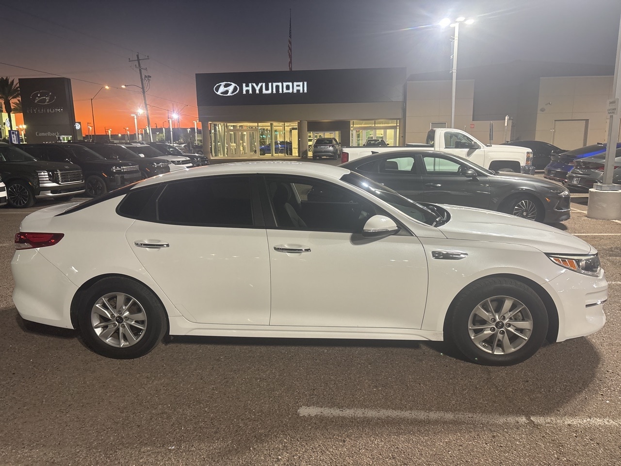 2018 Kia Optima LX's photo