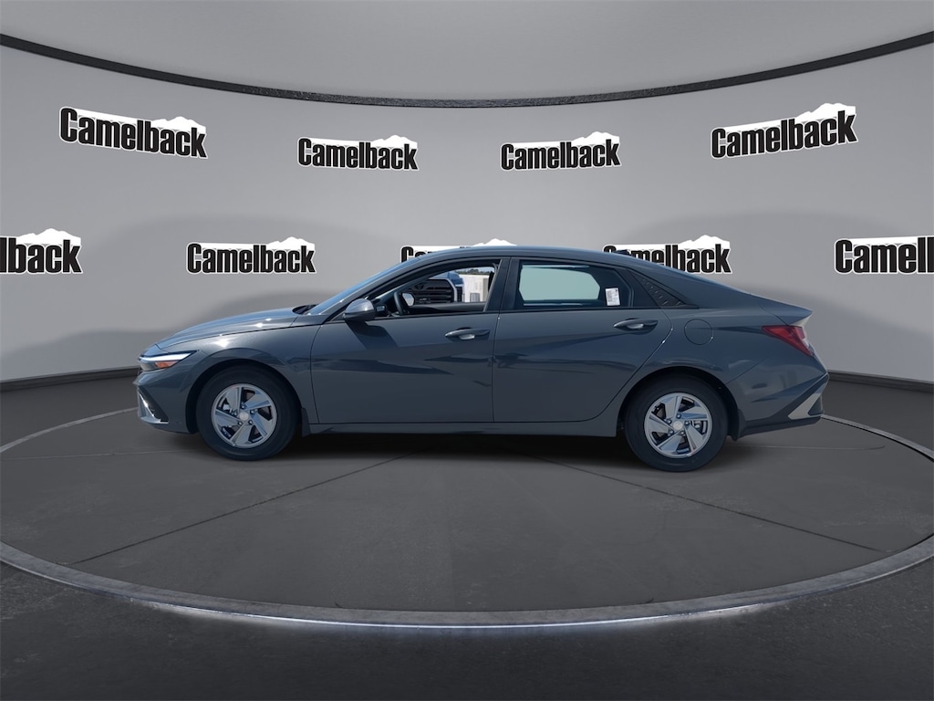 New 2025 Hyundai Elantra SE Sedan
