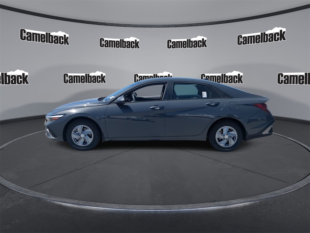 New 2025 Hyundai Elantra SE Sedan