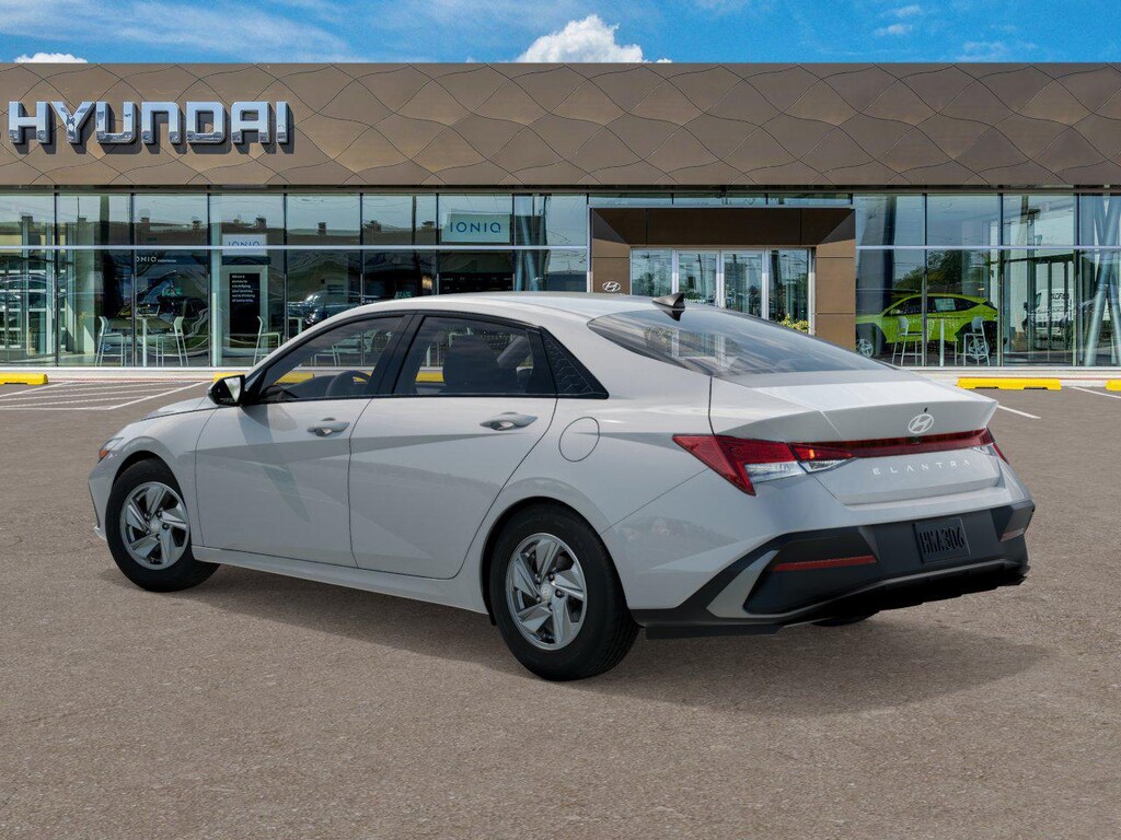 New 2026 Hyundai Elantra SE Sedan