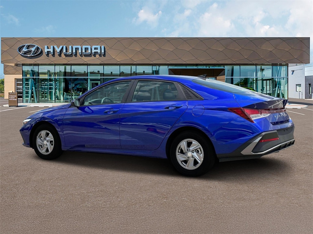New 2025 Hyundai Elantra SE Sedan