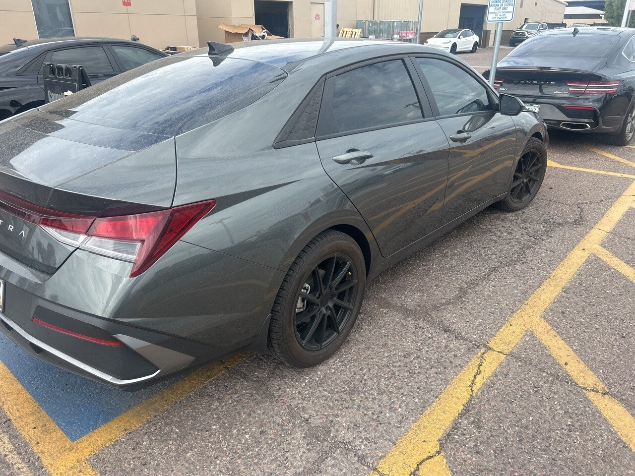 2024 Hyundai Elantra SE photo 3