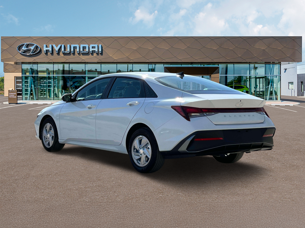 New 2025 Hyundai Elantra SE Sedan