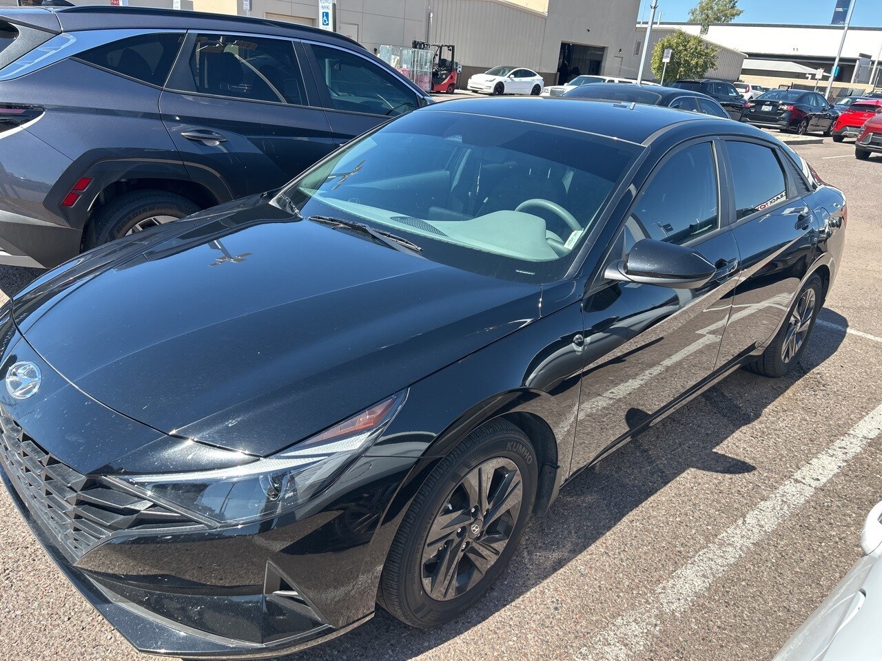 2023 Hyundai Elantra SEL photo 2