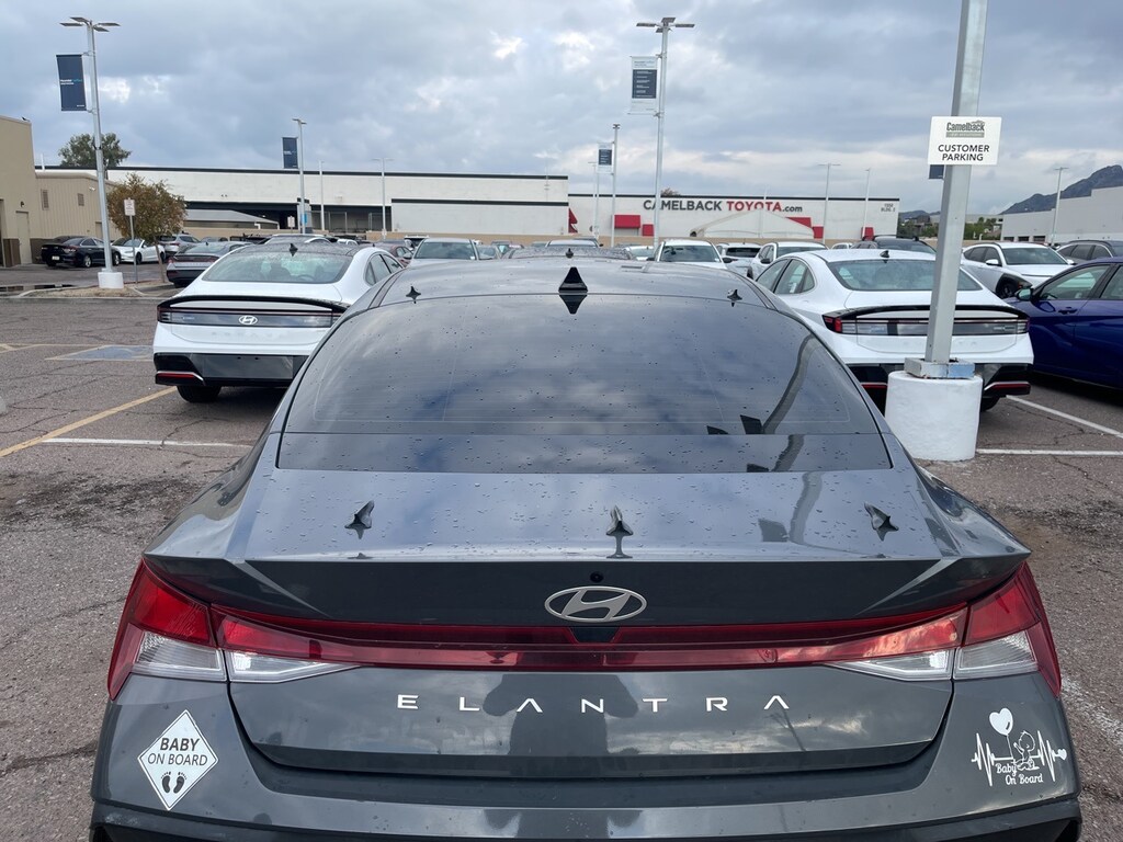 Used 2025 Hyundai Elantra SE Sedan