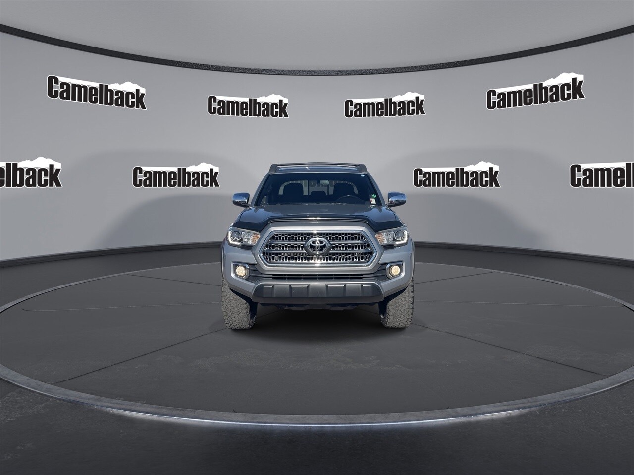 2017 Toyota Tacoma TRD Off-Road photo 2