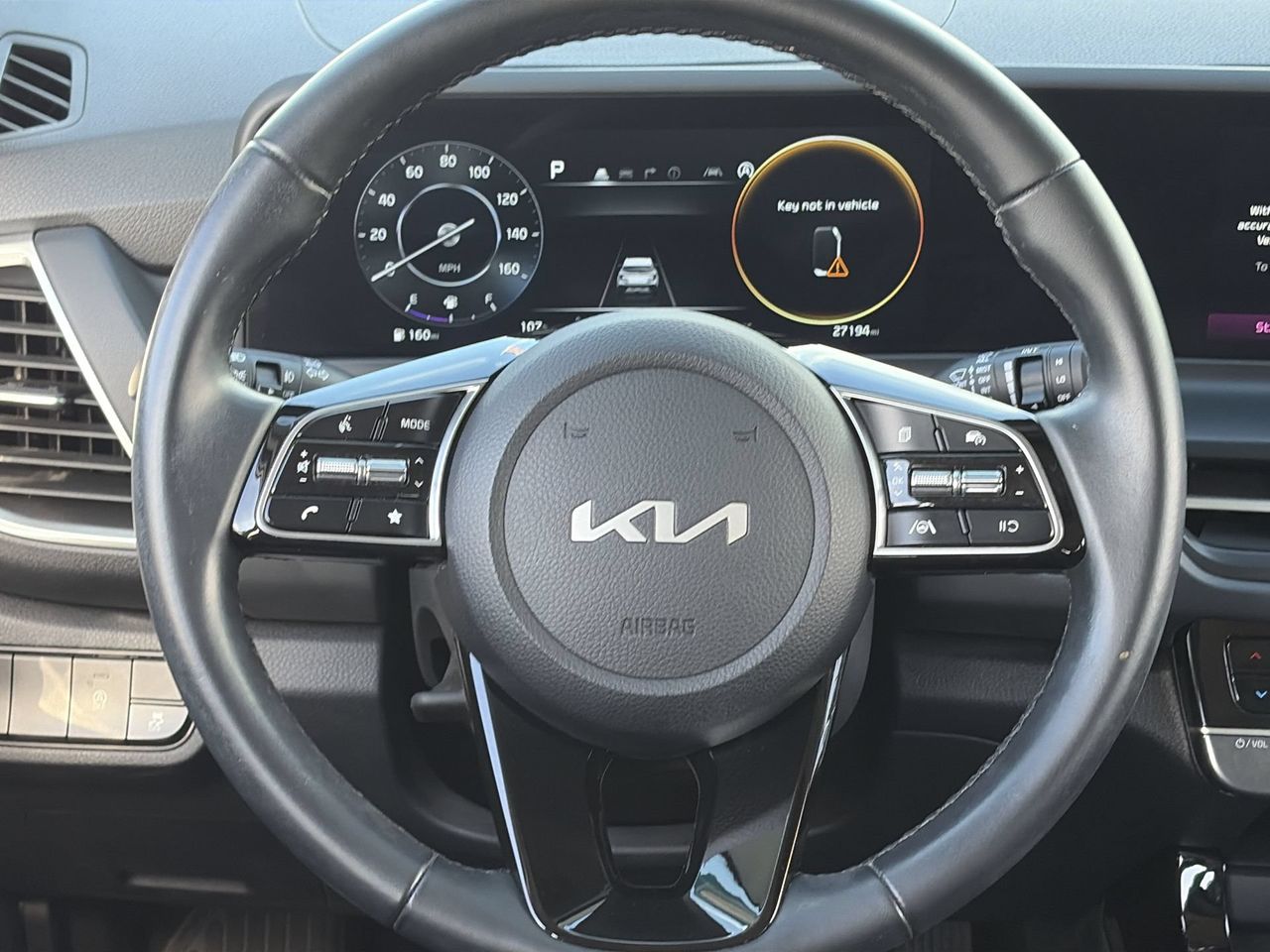 Certified Used 2025 Snow White Pearl Kia EX image 21