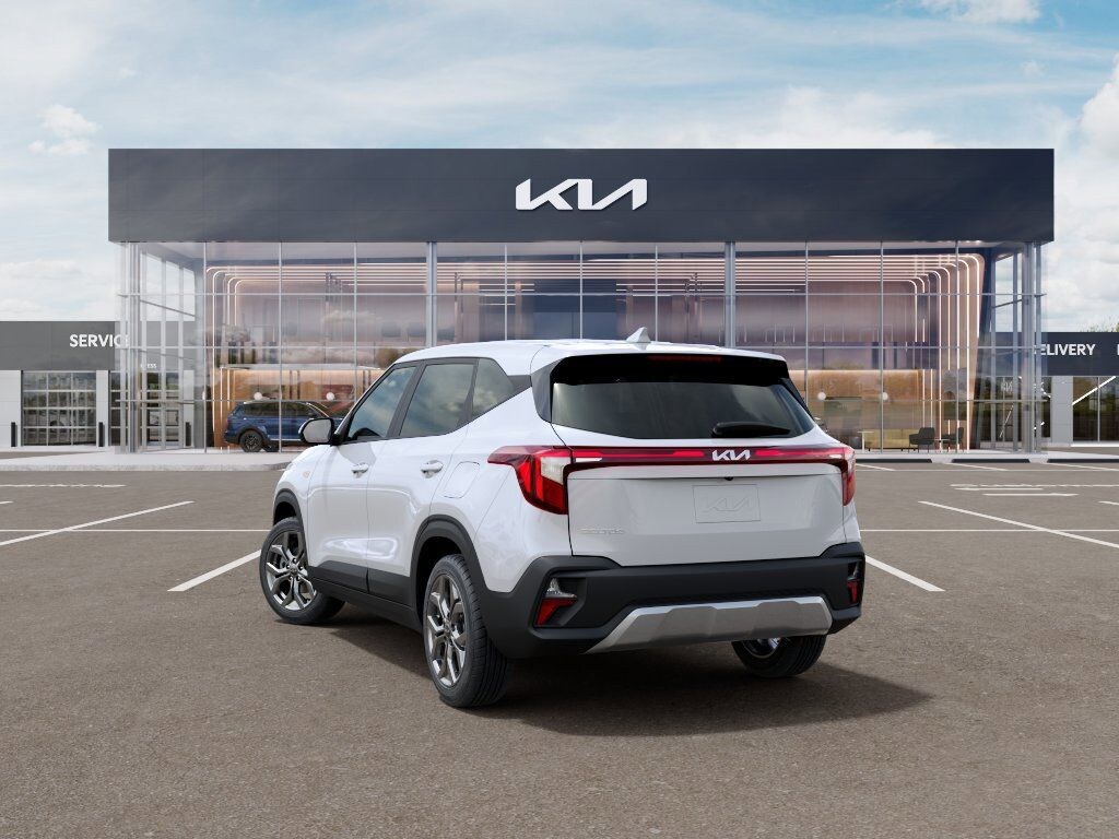 New 2026 Kia Seltos LX SUV