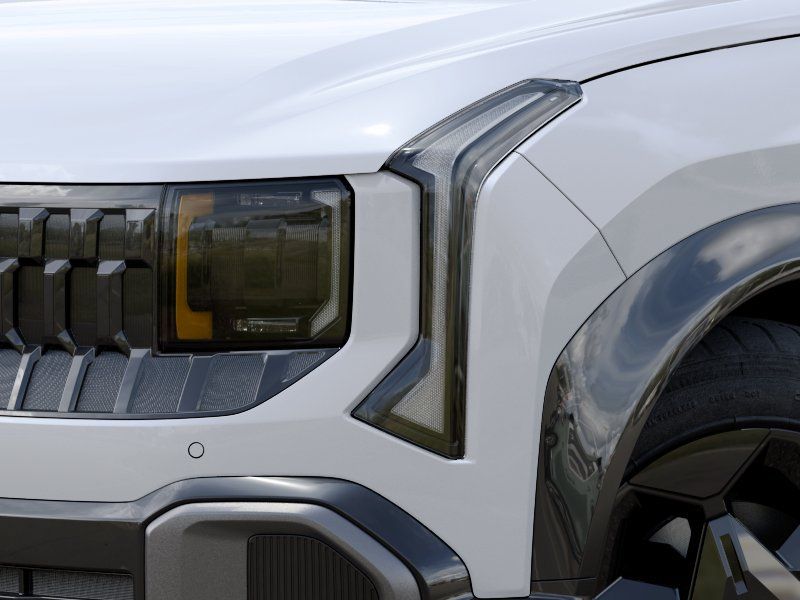 New 2027 Snow White Pearl/Black Roof Kia X-Line S image 10