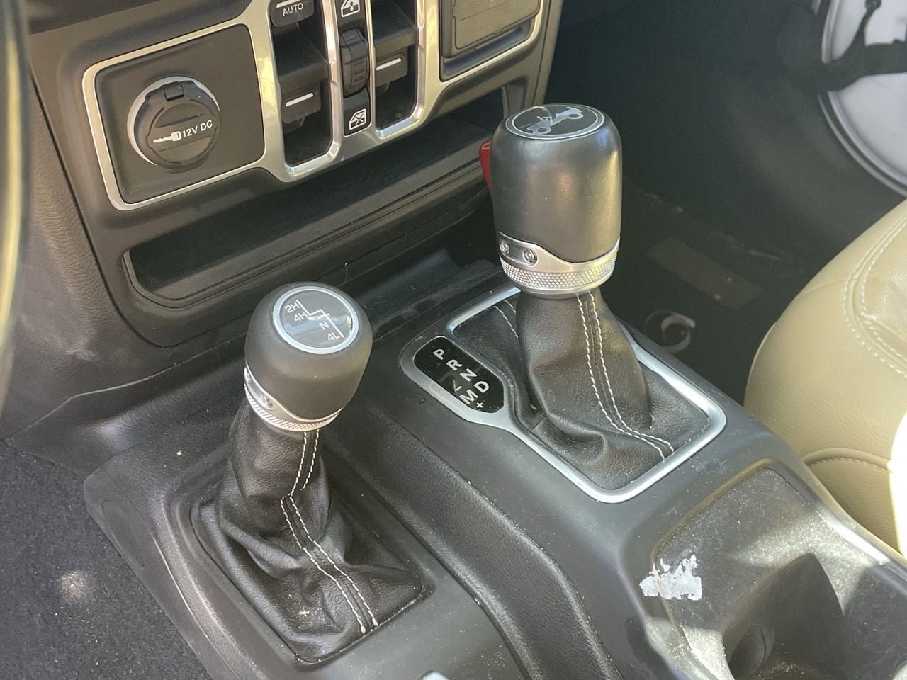 Used 2018 Bright White Jeep Unlimited Sahara 4x4 image 9