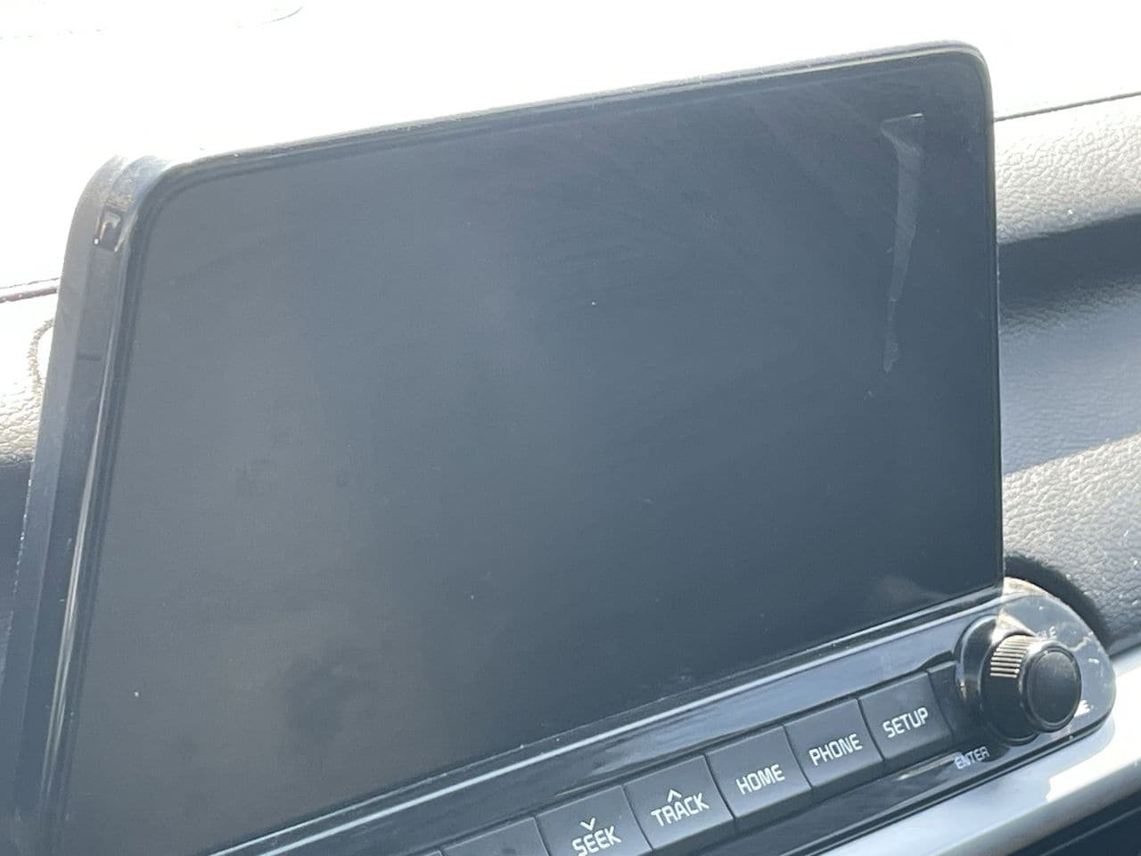 Used 2019 Clear White Kia LXS image 10