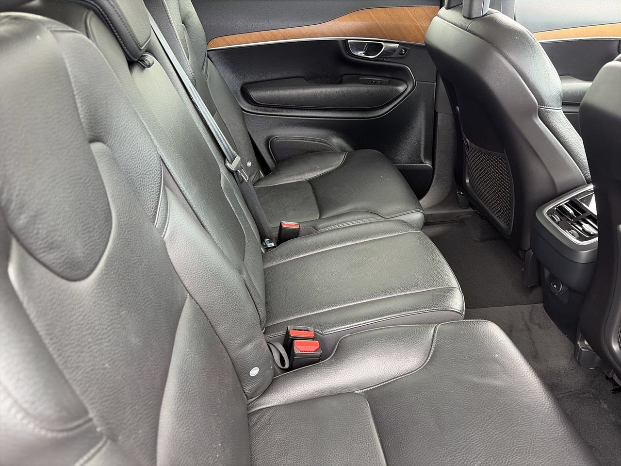 Used 2021 Denim Blue Volvo T6 Momentum 7 Passenger image 12