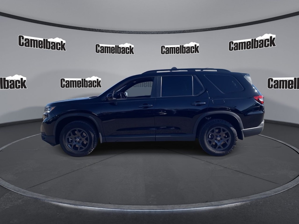 Used 2025 Honda Pilot TrailSport SUV