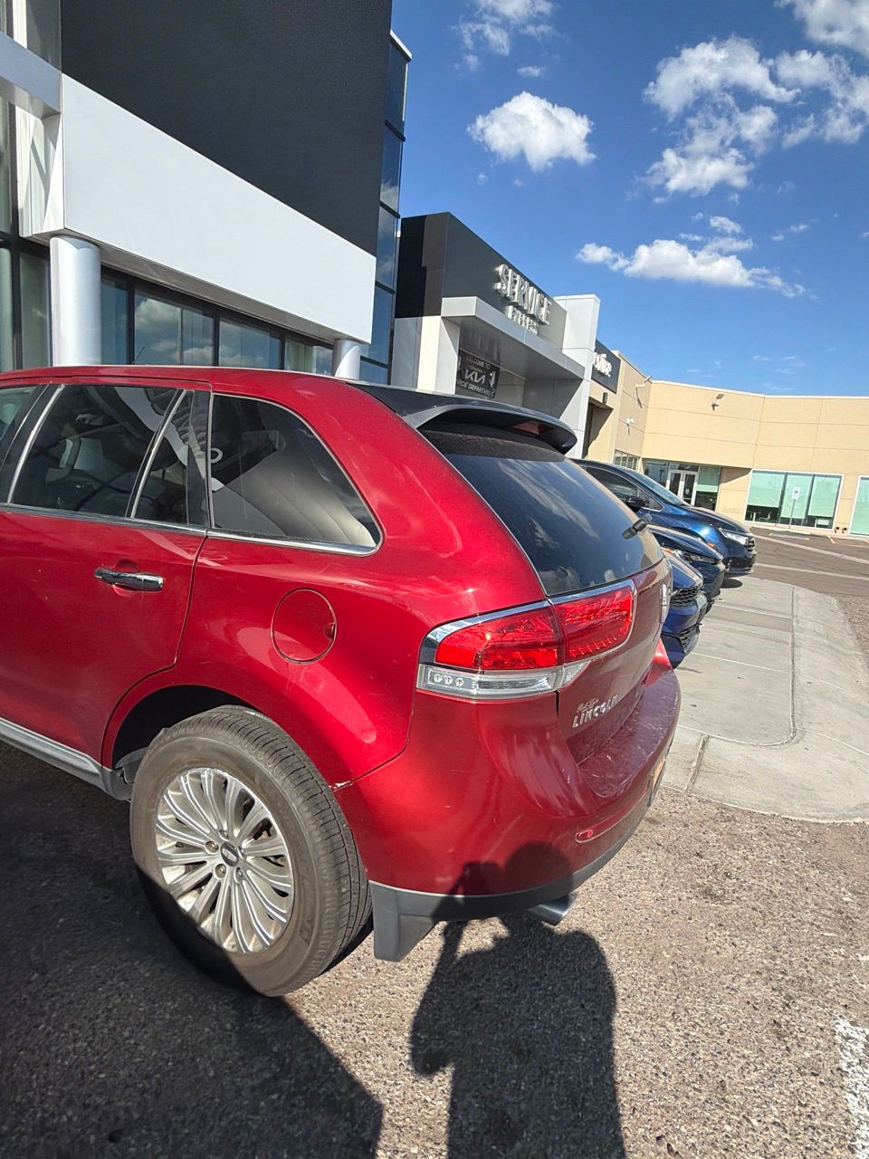Used 2013 Ruby Lincoln Base image 13