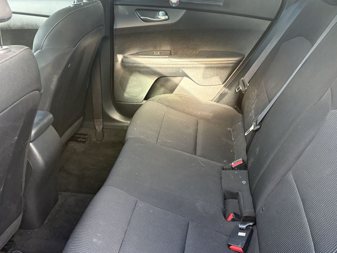 Used 2019 Clear White Kia LXS image 9