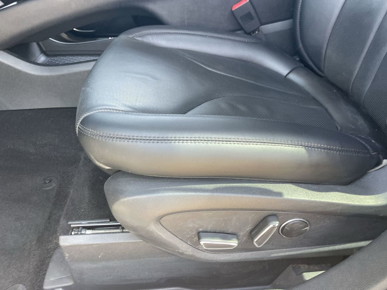 Used 2022 Asher Gray Lincoln Reserve image 19