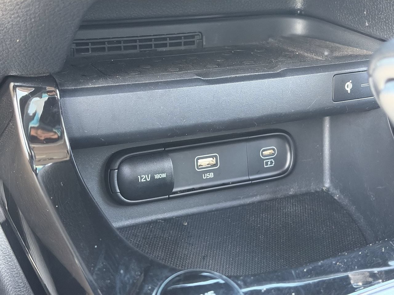 Certified Used 2025 Snow White Pearl Kia EX image 27