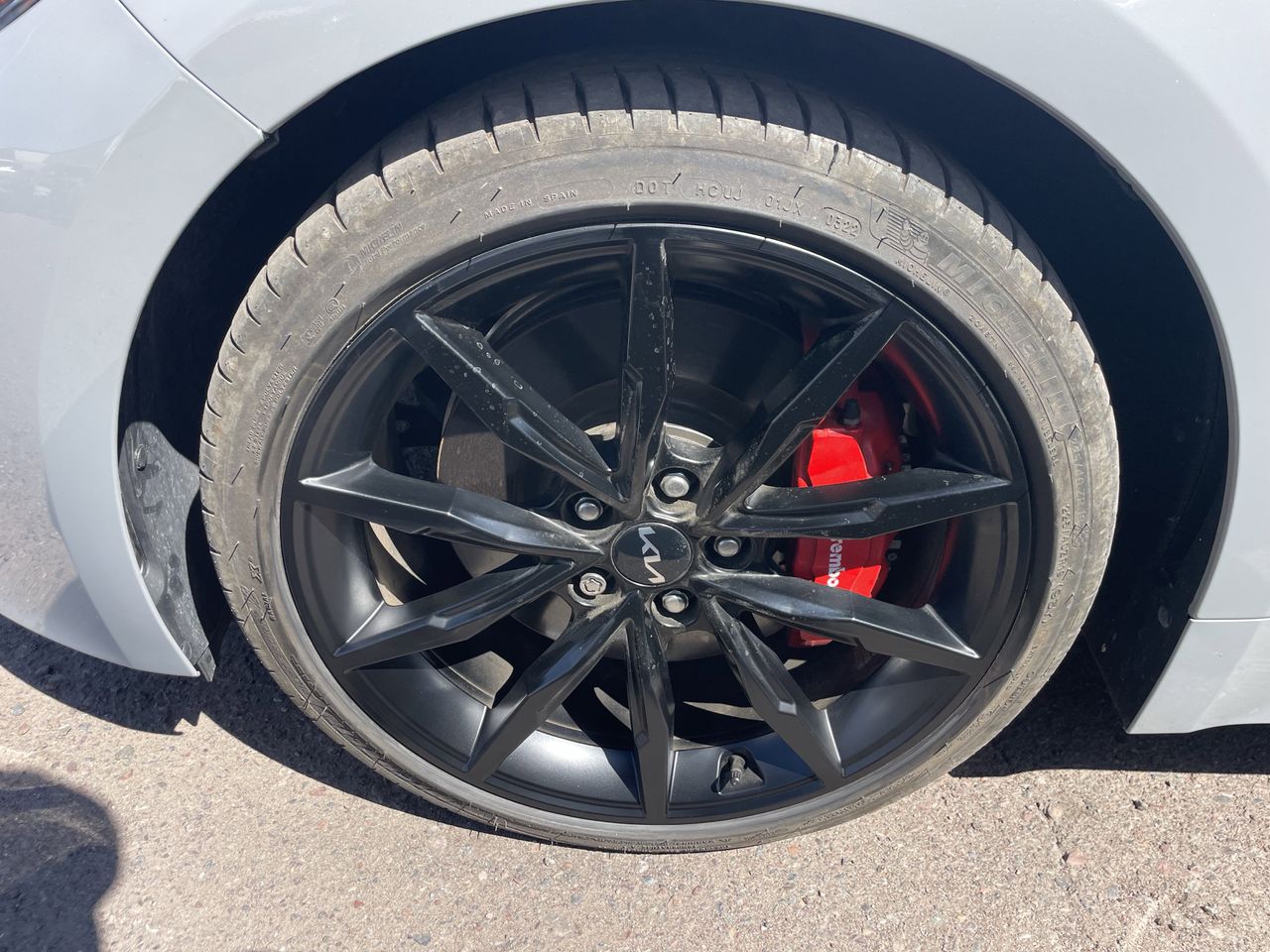 Certified Used 2023 Ceramic Silver Kia GT2 image 5