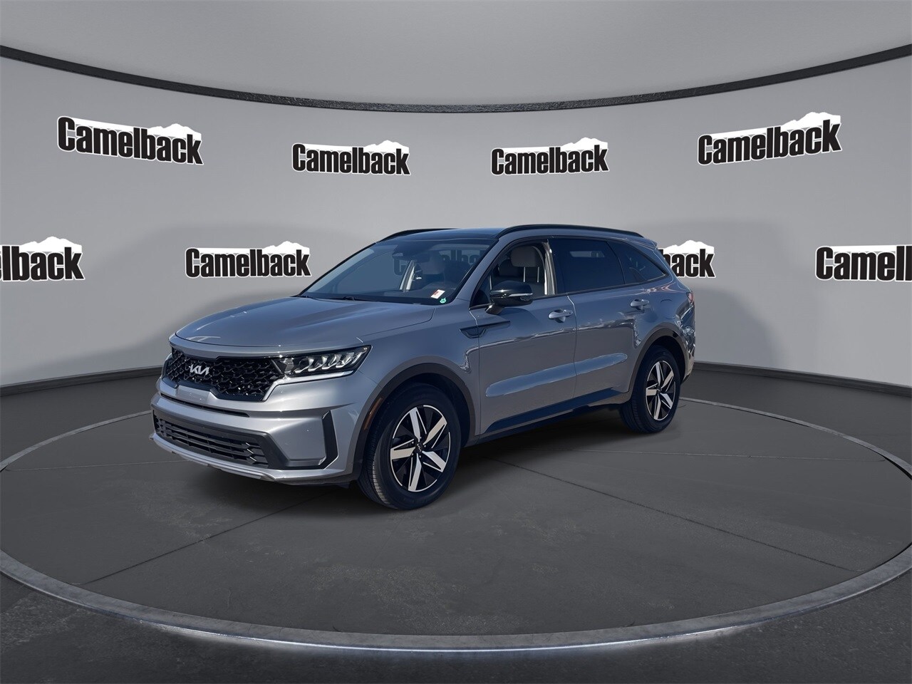 2022 Kia Sorento S photo 2