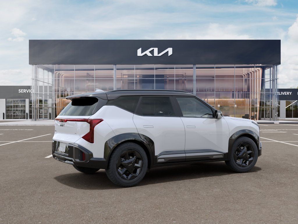 New 2027 Snow White Pearl/Black Roof Kia X-Line S image 6
