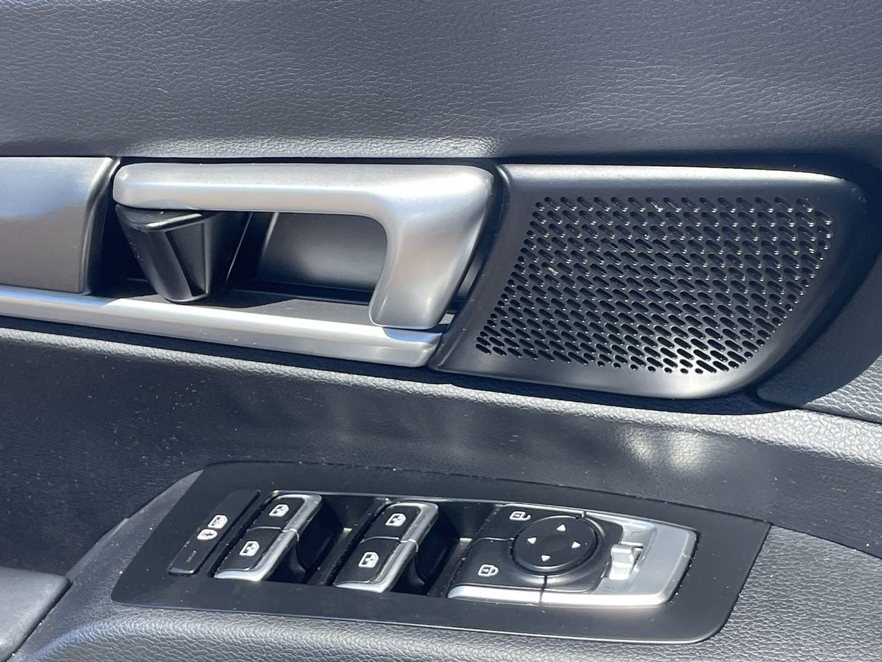 Used 2020 Everlasting Silver Kia S image 20