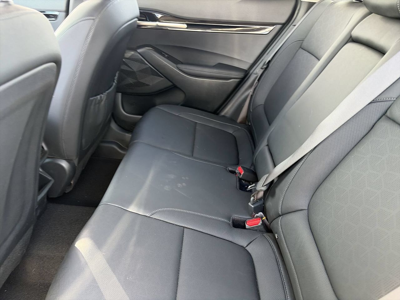 Certified Used 2025 Snow White Pearl Kia EX image 16
