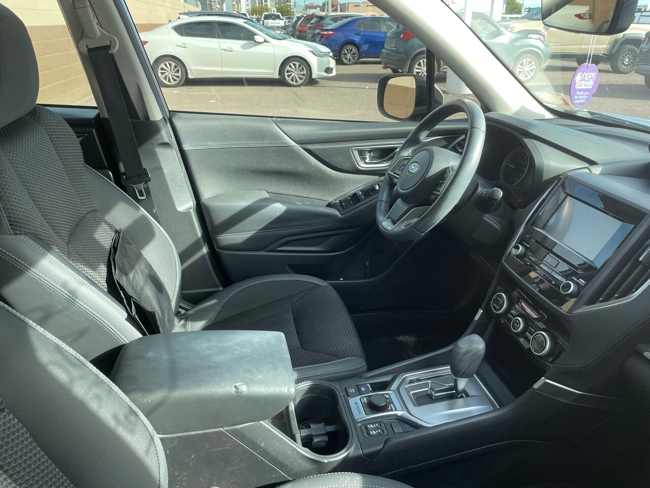 2023 Subaru Forester Premium photo 2