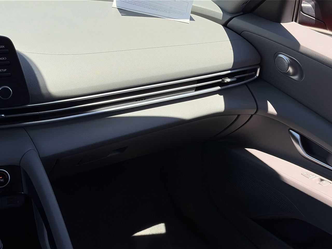 2023 Hyundai Elantra SEL - Photo 15