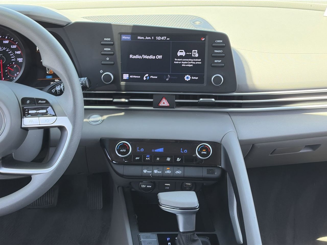 2023 Hyundai Elantra SEL - Photo 14