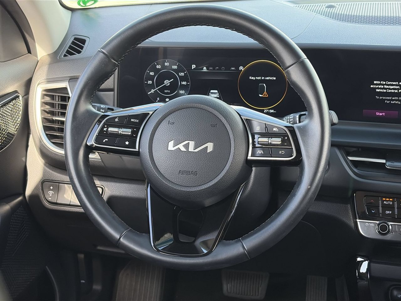 Certified Used 2025 Snow White Pearl Kia EX image 13