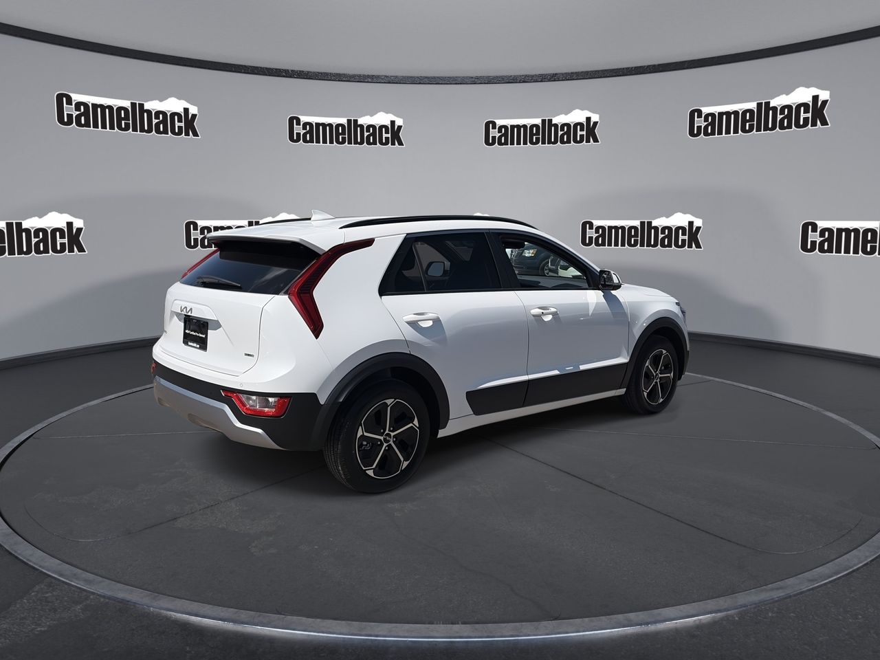 Certified Used 2025 Snow White Pearl Kia EX image 7