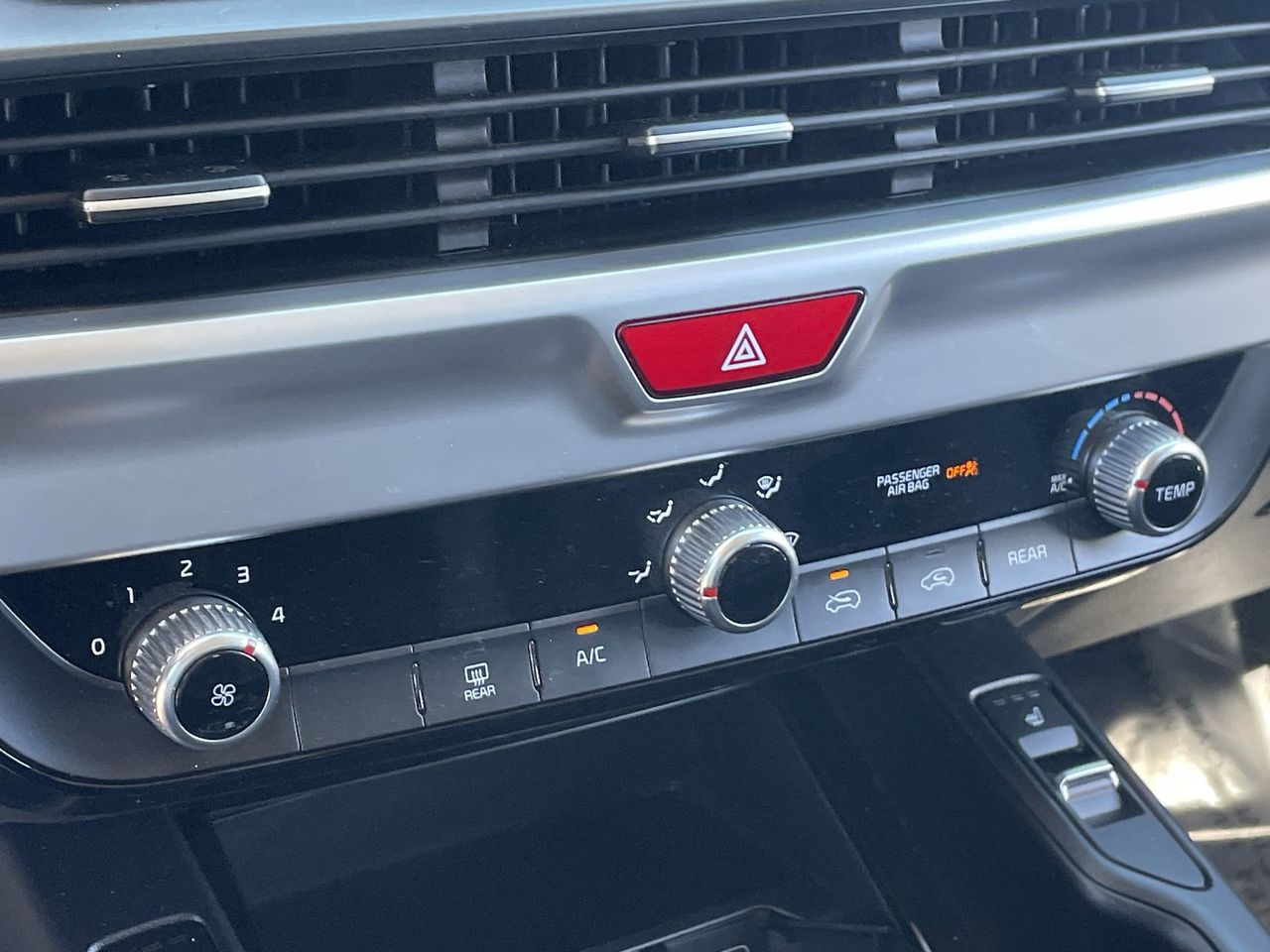 Used 2020 Everlasting Silver Kia S image 26