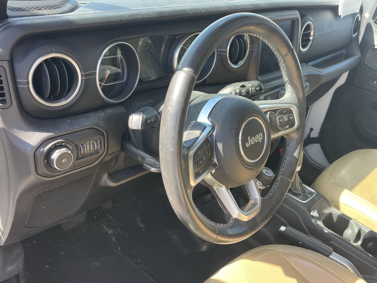 Used 2018 Bright White Jeep Unlimited Sahara 4x4 image 5