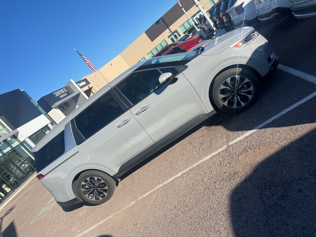 Used 2024 Kia Carnival EX MPV